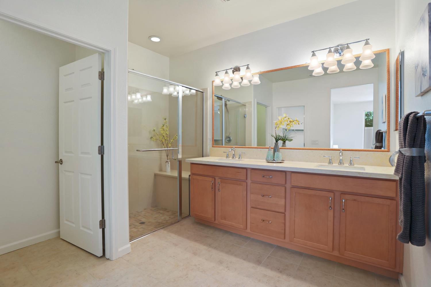 Detail Gallery Image 26 of 40 For 1266 Shady Pines, Manteca,  CA 95336 - 3 Beds | 2 Baths