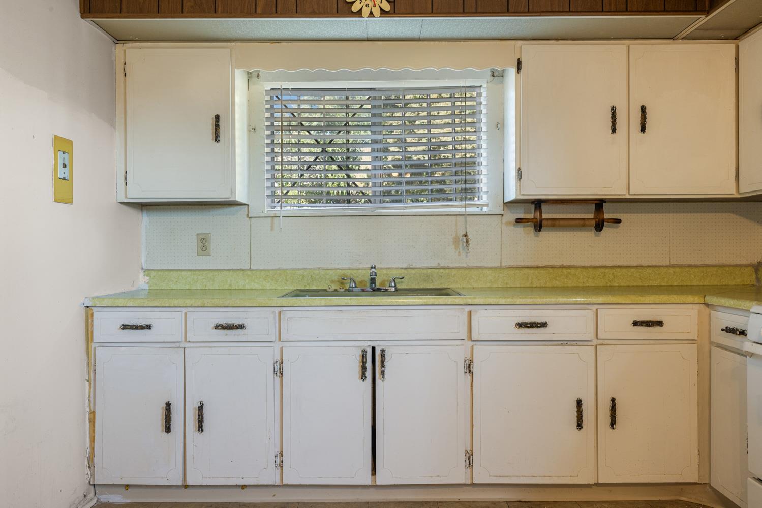 Detail Gallery Image 8 of 26 For 6349 Roselle Ave, Riverbank,  CA 95367 - 3 Beds | 1 Baths