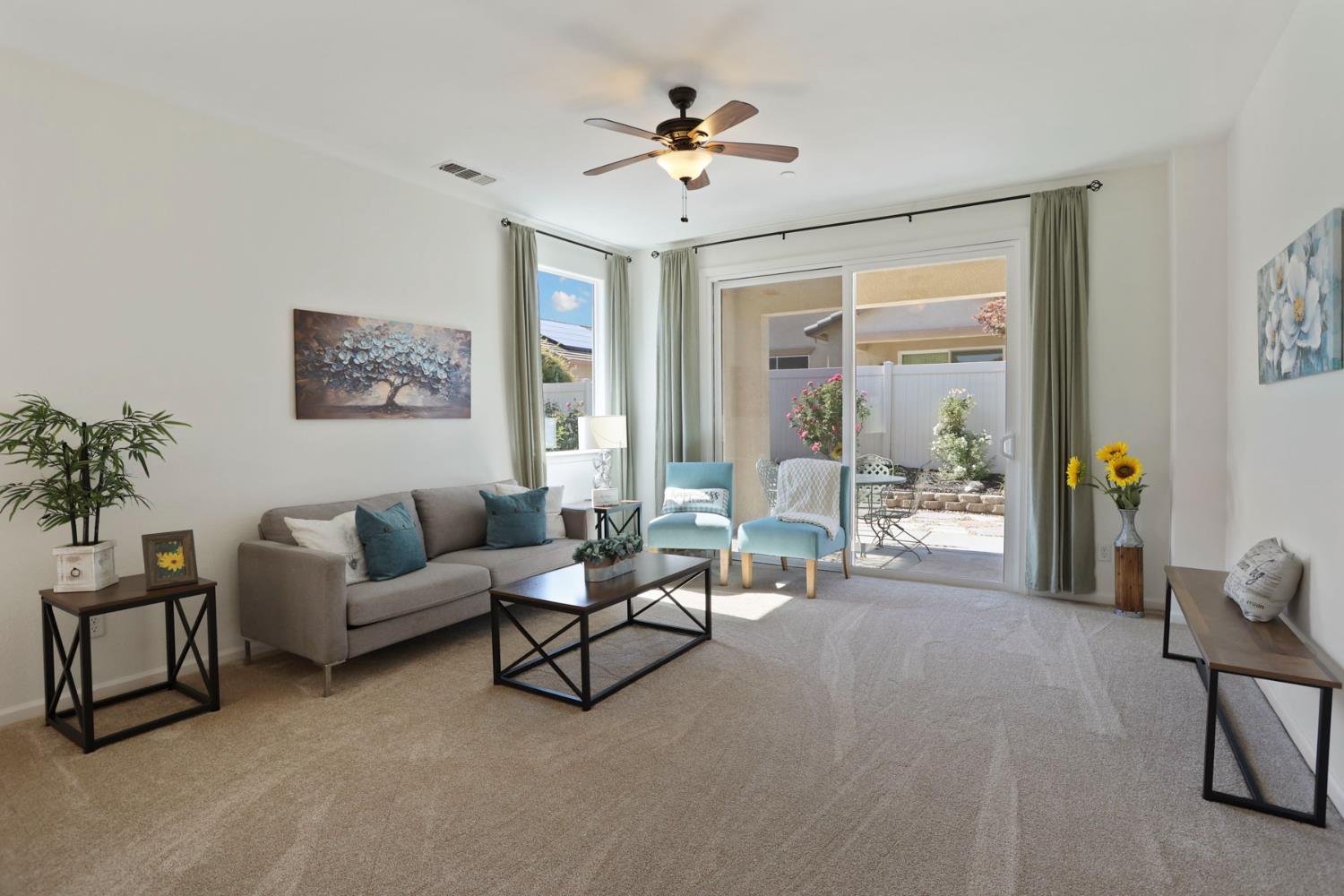 Detail Gallery Image 3 of 40 For 1266 Shady Pines, Manteca,  CA 95336 - 3 Beds | 2 Baths
