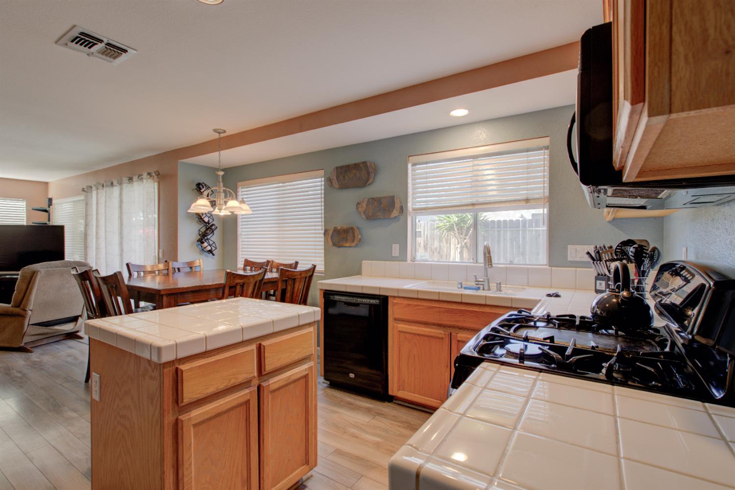 Detail Gallery Image 13 of 56 For 1166 Labrador Ct, Newman,  CA 95360 - 4 Beds | 3 Baths