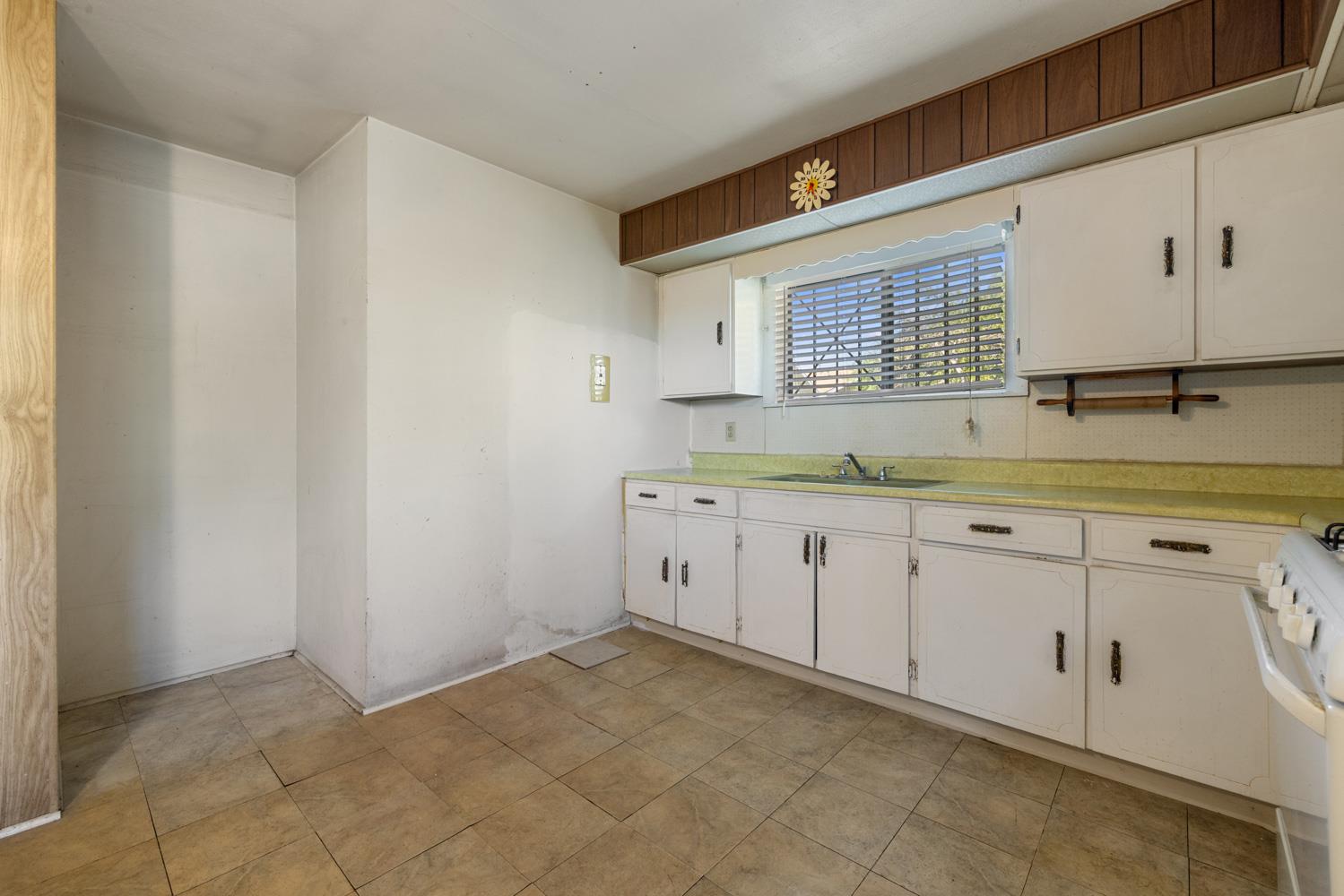 Detail Gallery Image 10 of 26 For 6349 Roselle Ave, Riverbank,  CA 95367 - 3 Beds | 1 Baths