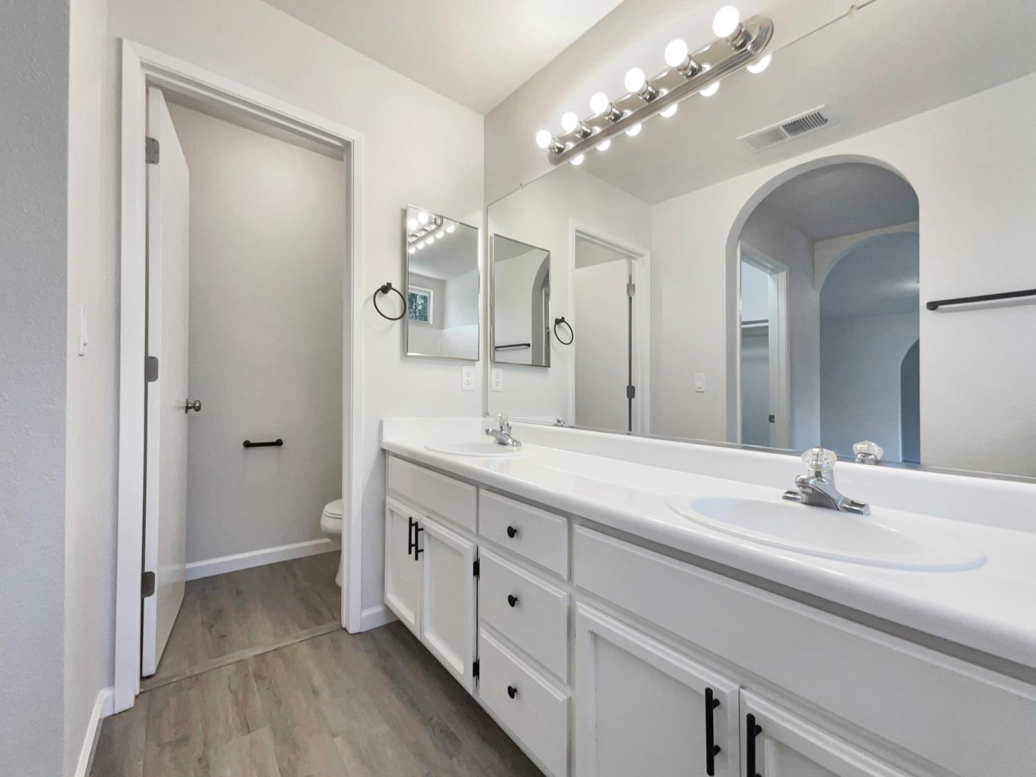Detail Gallery Image 30 of 38 For 2291 Hamstead Ln, Yuba City,  CA 95991 - 4 Beds | 2/1 Baths