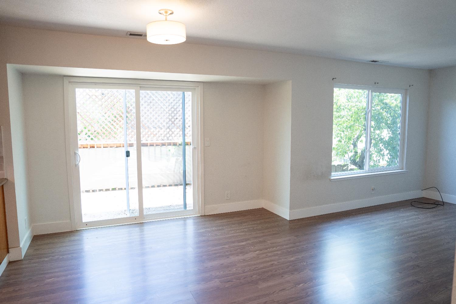 Detail Gallery Image 33 of 45 For 33 Deer St #7,  Salinas,  CA 93906 - 3 Beds | 2/1 Baths
