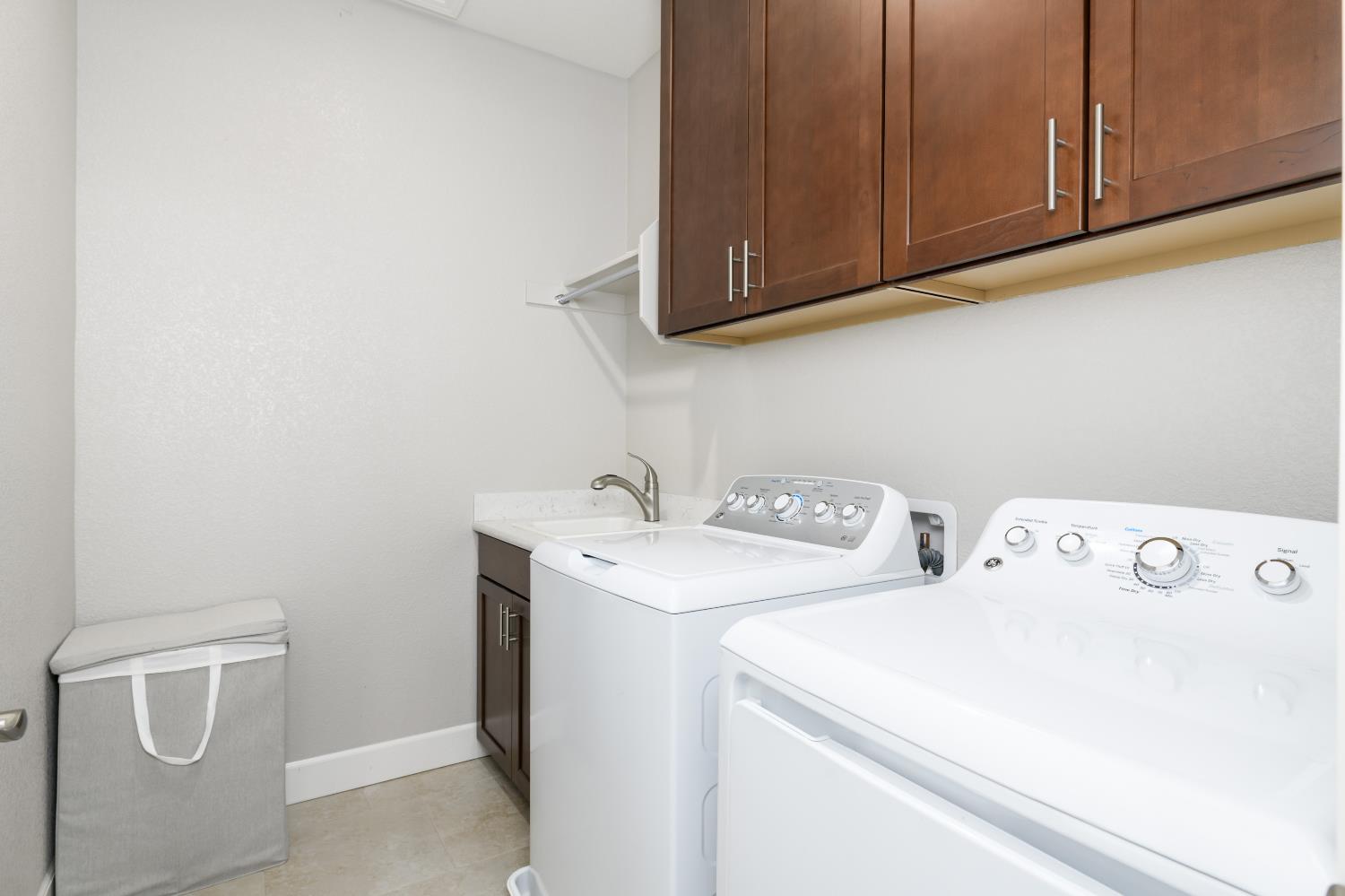 Detail Gallery Image 17 of 26 For 1522 Harry Lorenzo Ave, Woodland,  CA 95776 - 3 Beds | 2/1 Baths
