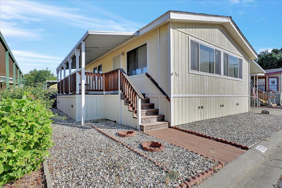 Detail Gallery Image 1 of 28 For 125 Kristin Dr 34, Wheatland,  CA 95692 - 2 Beds | 2 Baths