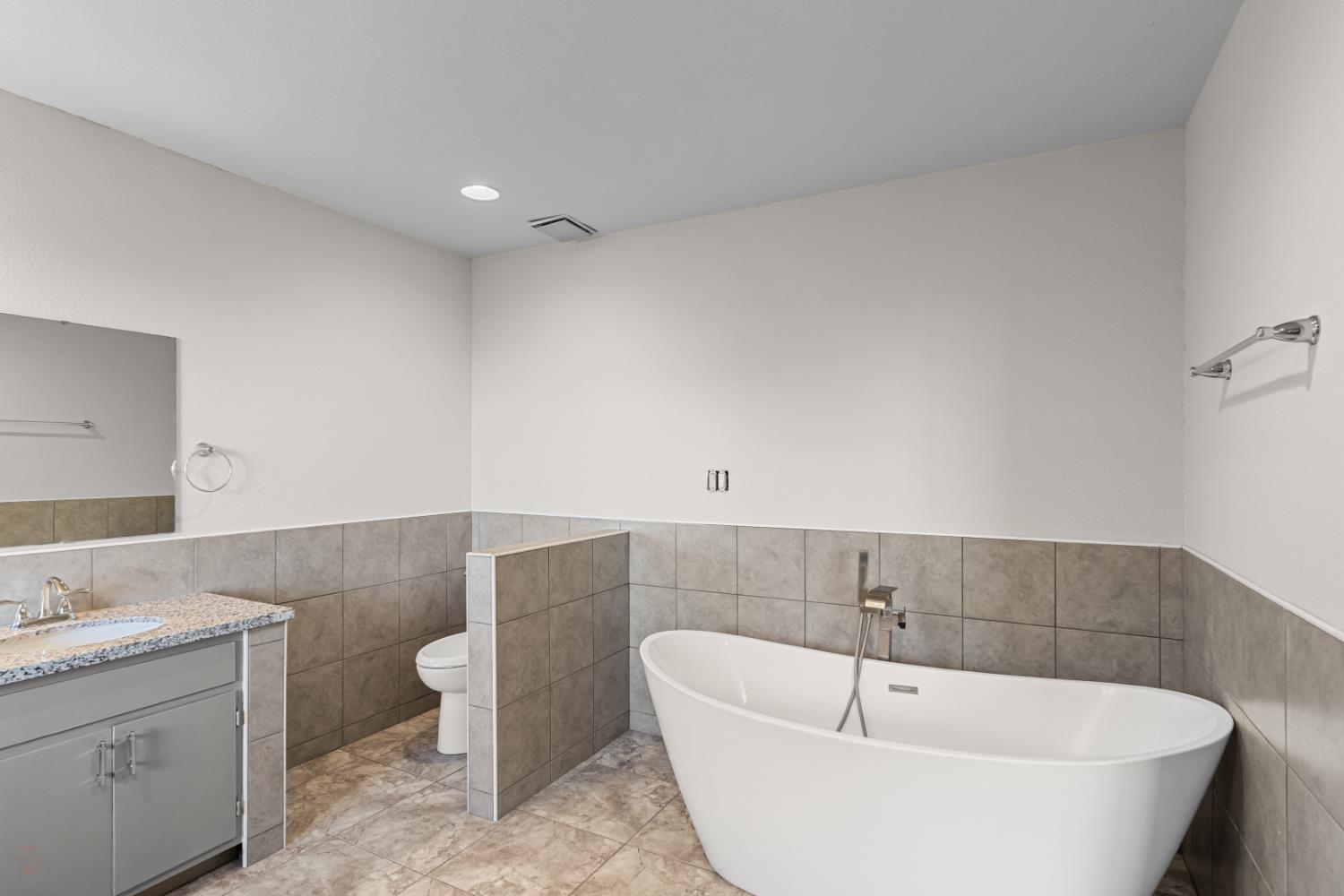Detail Gallery Image 36 of 74 For 625 N Hopper Rd, Modesto,  CA 95357 - 4 Beds | 4 Baths