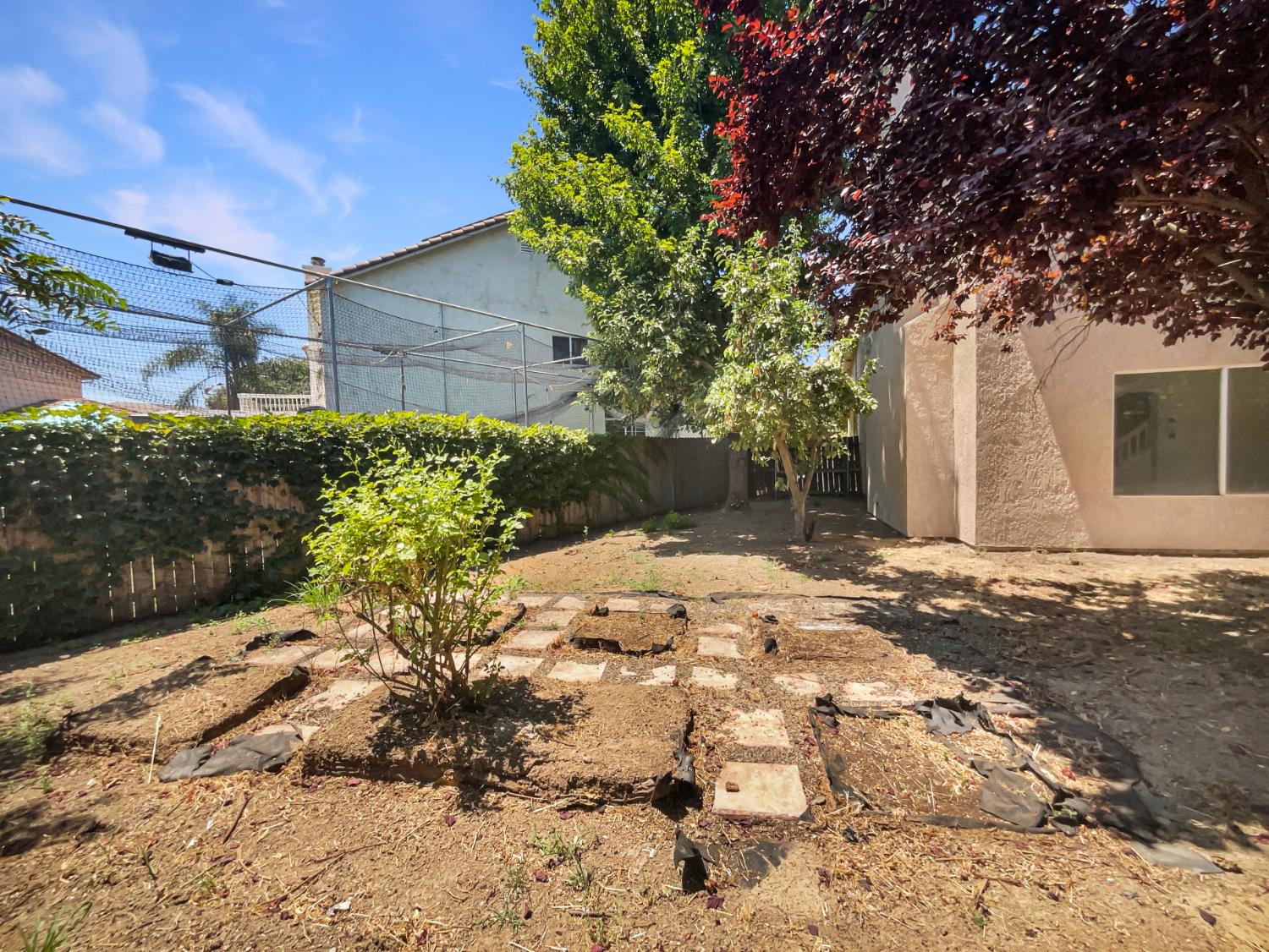 Detail Gallery Image 13 of 38 For 2291 Hamstead Ln, Yuba City,  CA 95991 - 4 Beds | 2/1 Baths