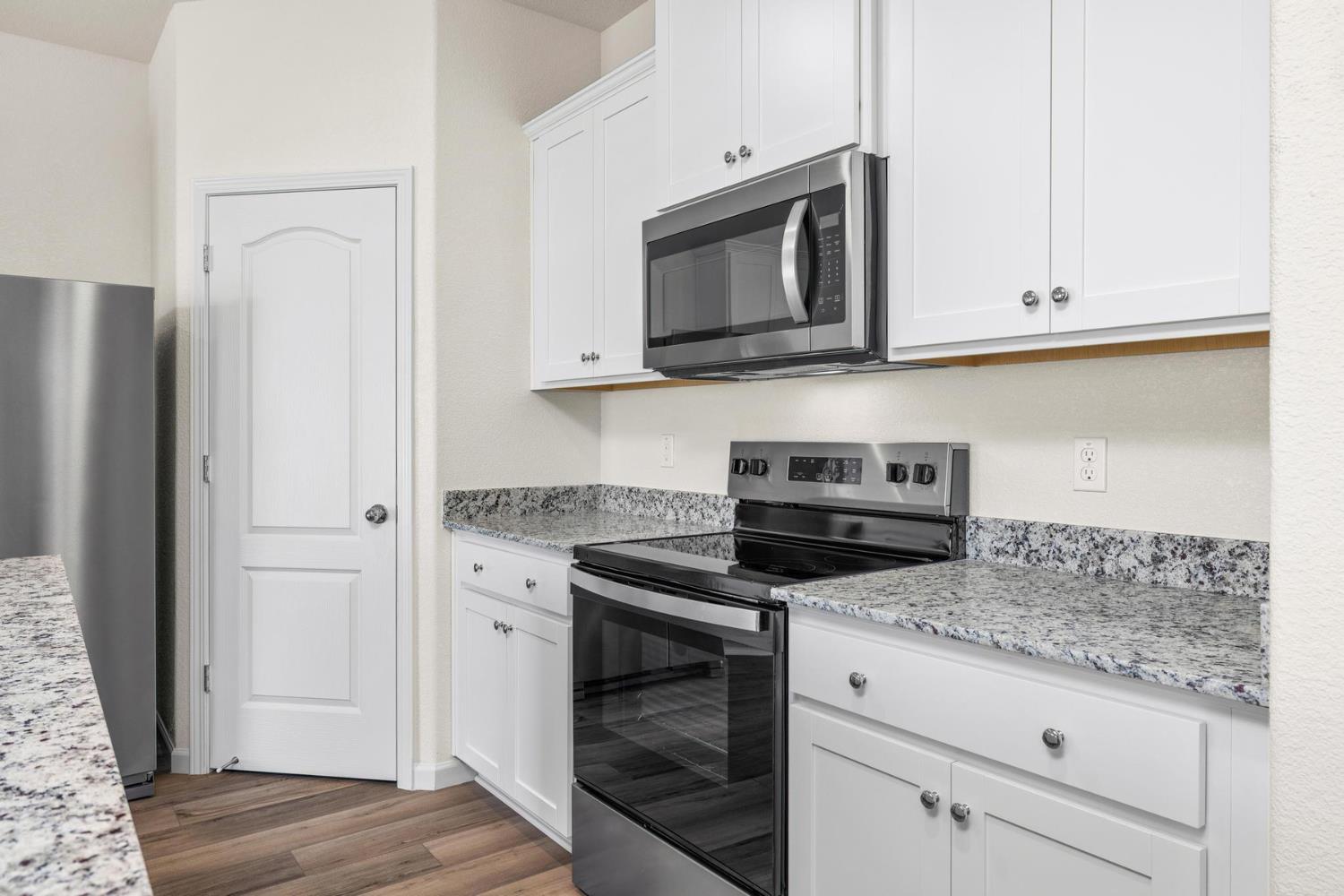 Detail Gallery Image 8 of 13 For 3025 Aerosmith Way, Stockton,  CA 95212 - 4 Beds | 2 Baths