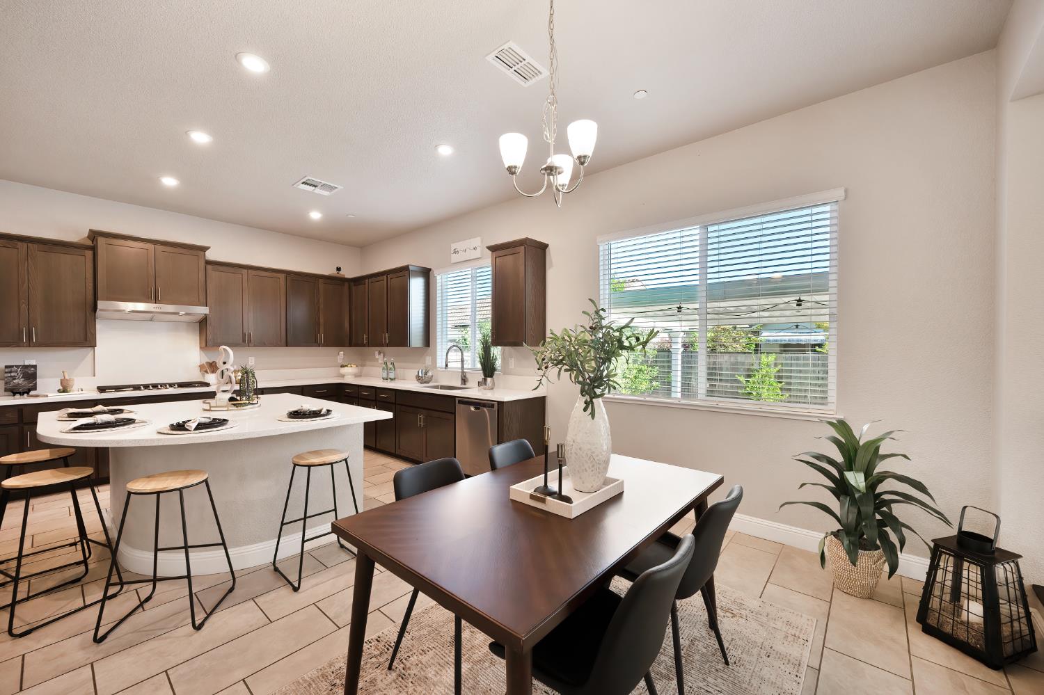 Detail Gallery Image 18 of 70 For 3021 Violet St #172,  Lodi,  CA 95242 - 5 Beds | 3 Baths