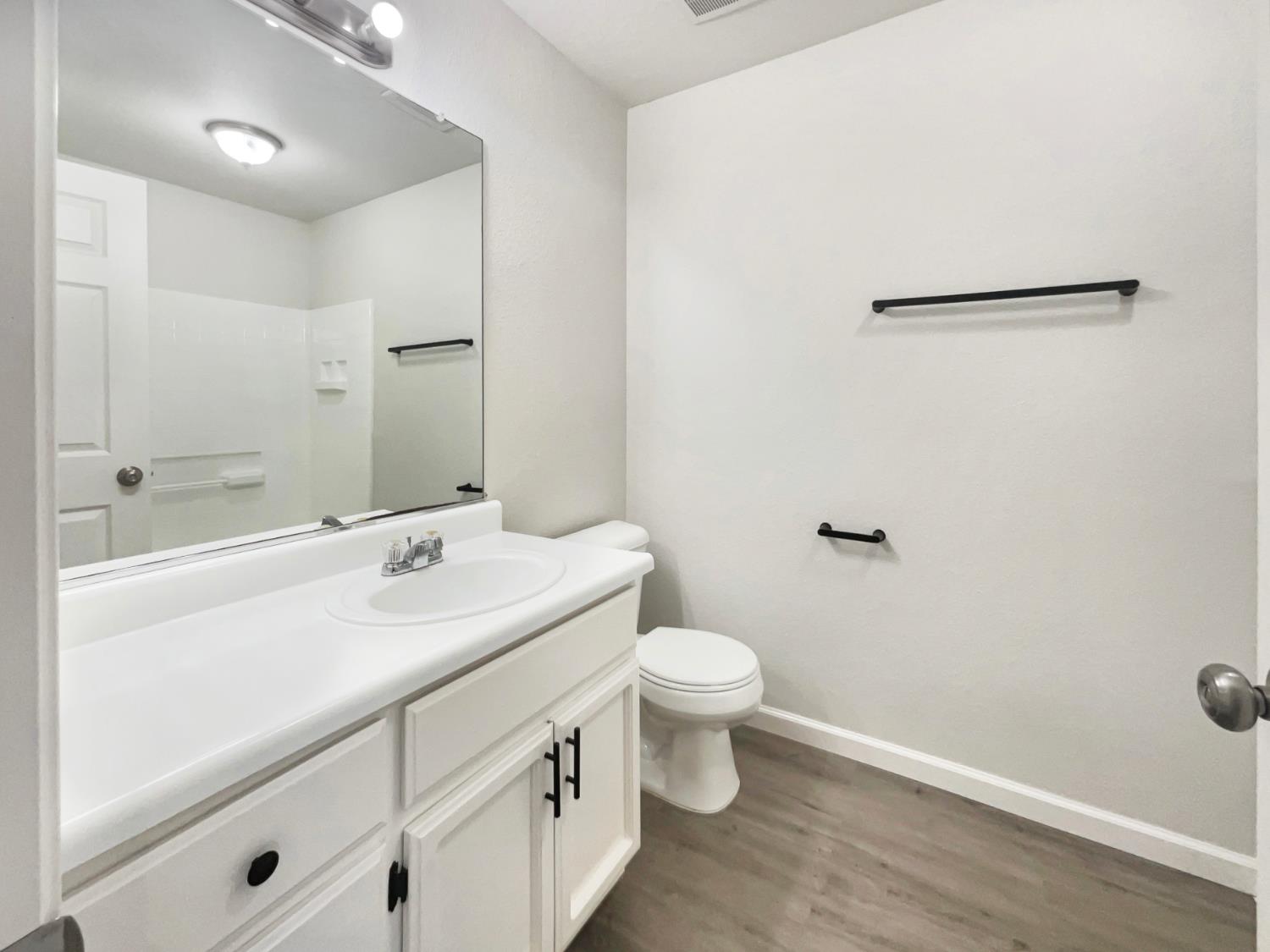Detail Gallery Image 33 of 38 For 2291 Hamstead Ln, Yuba City,  CA 95991 - 4 Beds | 2/1 Baths