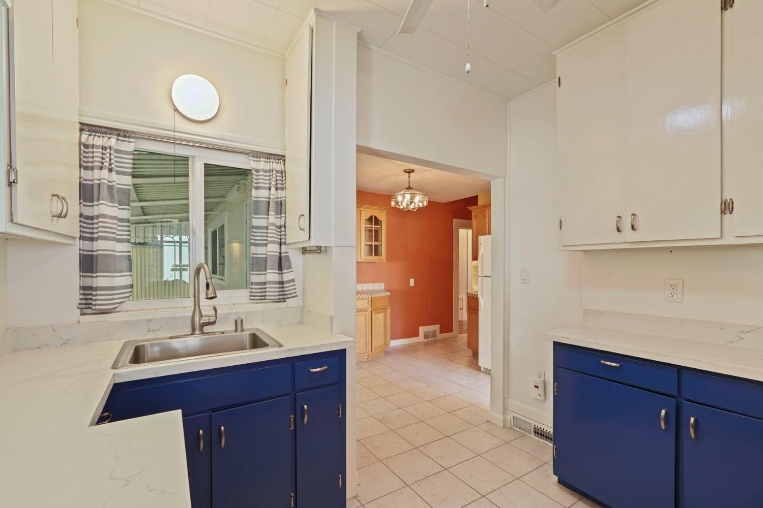 Detail Gallery Image 11 of 42 For 720 W Flora St, Stockton,  CA 95203 - 2 Beds | 1 Baths