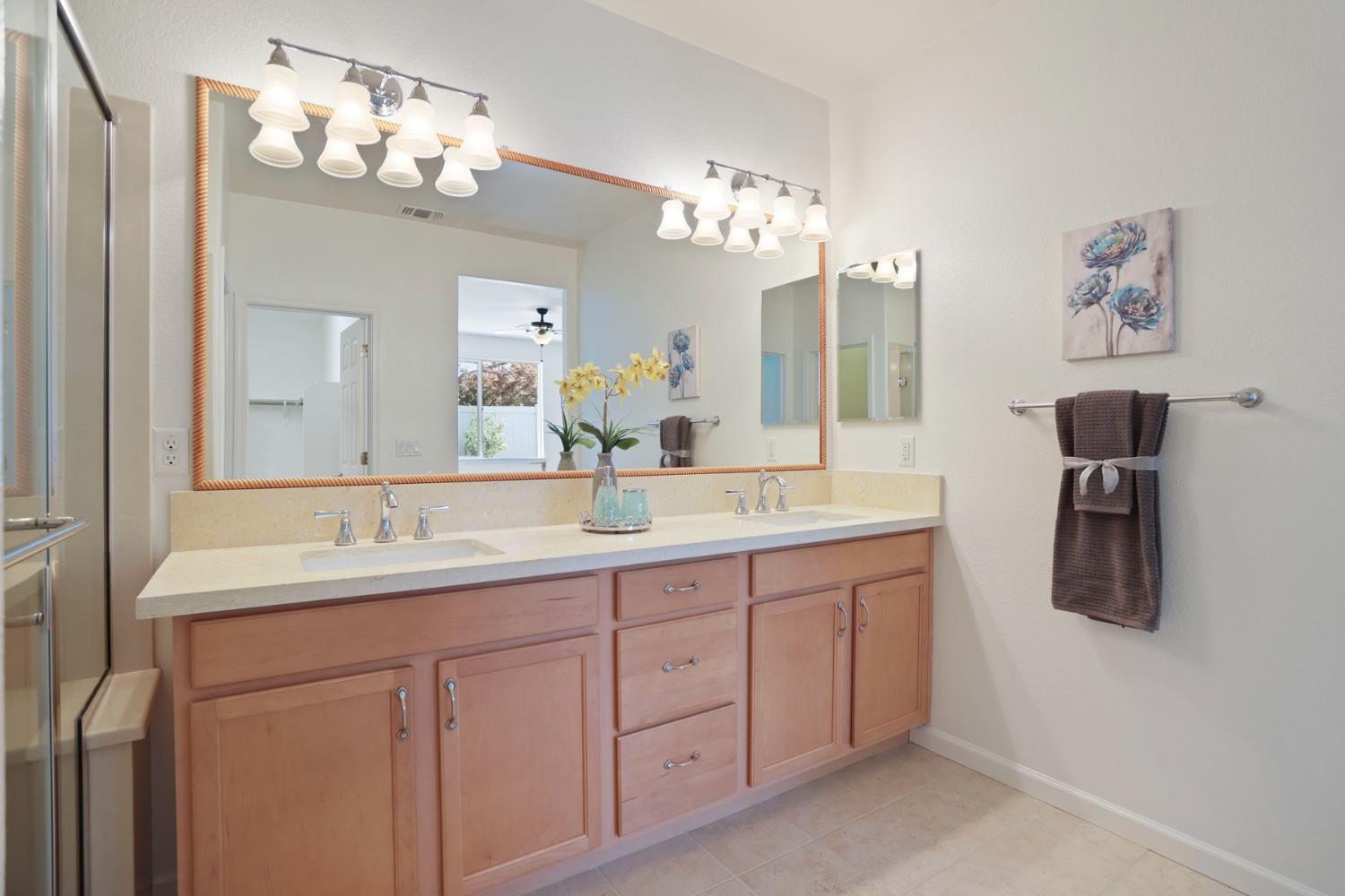 Detail Gallery Image 27 of 40 For 1266 Shady Pines, Manteca,  CA 95336 - 3 Beds | 2 Baths