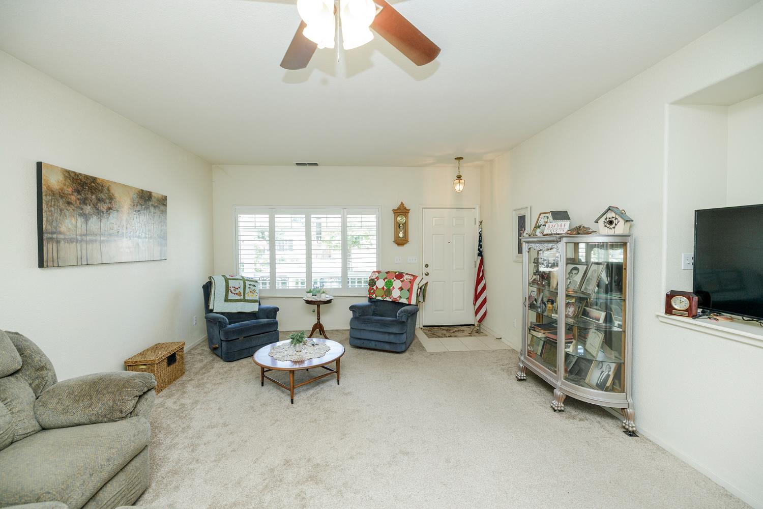 Detail Gallery Image 3 of 33 For 2040 Spring Valley Dr, Turlock,  CA 95382 - 2 Beds | 2 Baths
