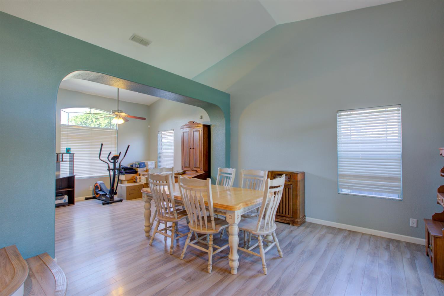 Detail Gallery Image 21 of 56 For 1166 Labrador Ct, Newman,  CA 95360 - 4 Beds | 3 Baths