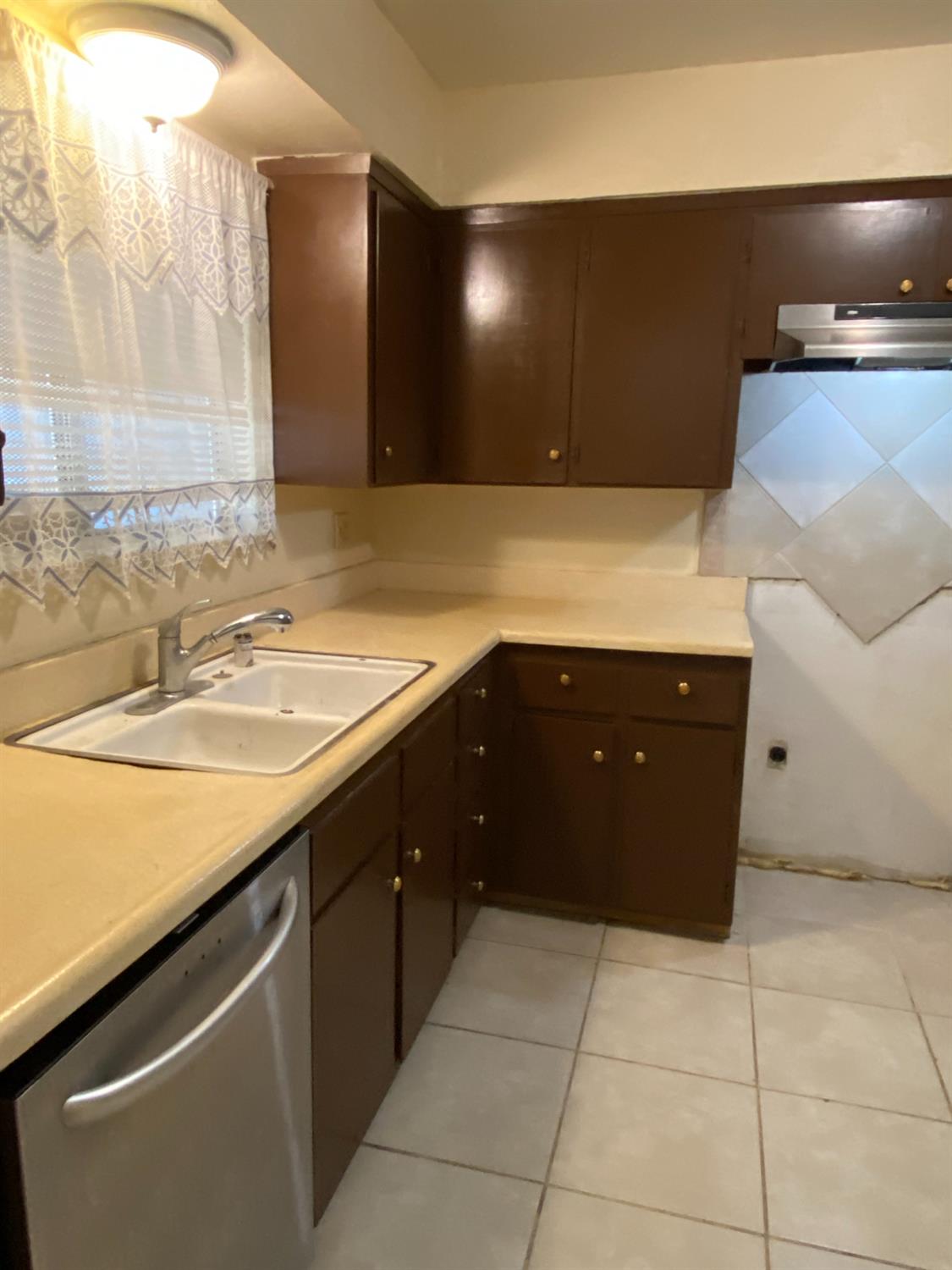 Detail Gallery Image 3 of 15 For 300 Brimmer Rd, Merced,  CA 95341 - 4 Beds | 2 Baths