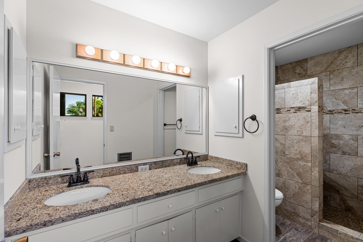 Detail Gallery Image 38 of 74 For 625 N Hopper Rd, Modesto,  CA 95357 - 4 Beds | 4 Baths