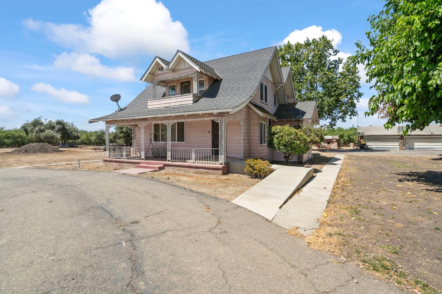 Detail Gallery Image 3 of 81 For 3101 River Rd, Vernalis,  CA 95385 - 5 Beds | 3 Baths