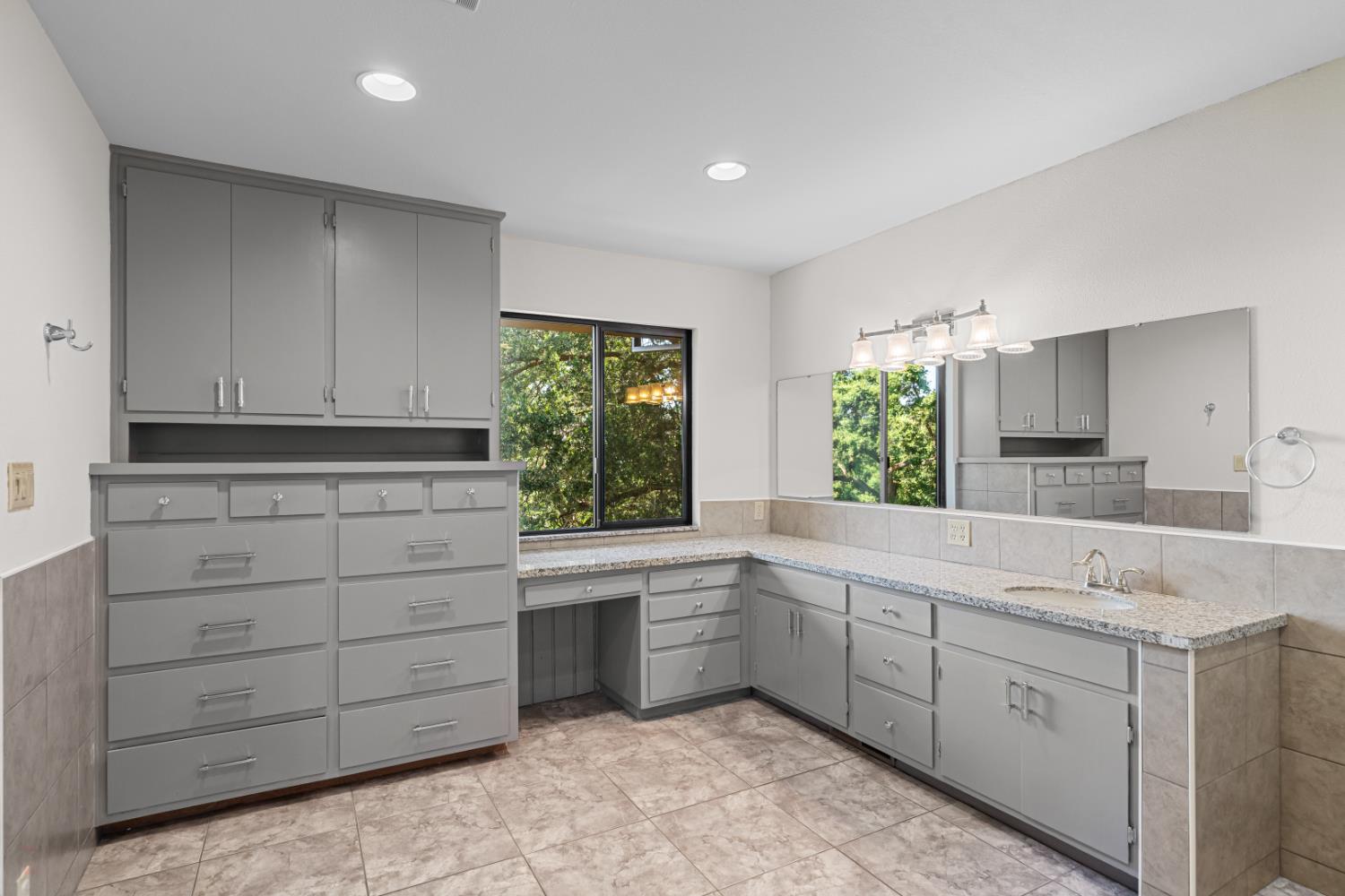 Detail Gallery Image 37 of 74 For 625 N Hopper Rd, Modesto,  CA 95357 - 4 Beds | 4 Baths