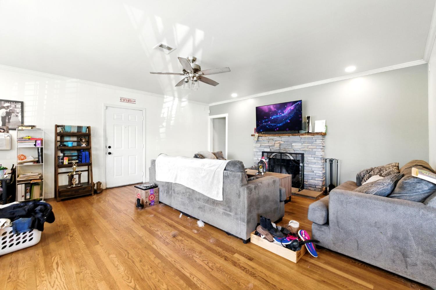 Detail Gallery Image 7 of 35 For 109 Gibson Rd, Woodland,  CA 95695 - 3 Beds | 2 Baths