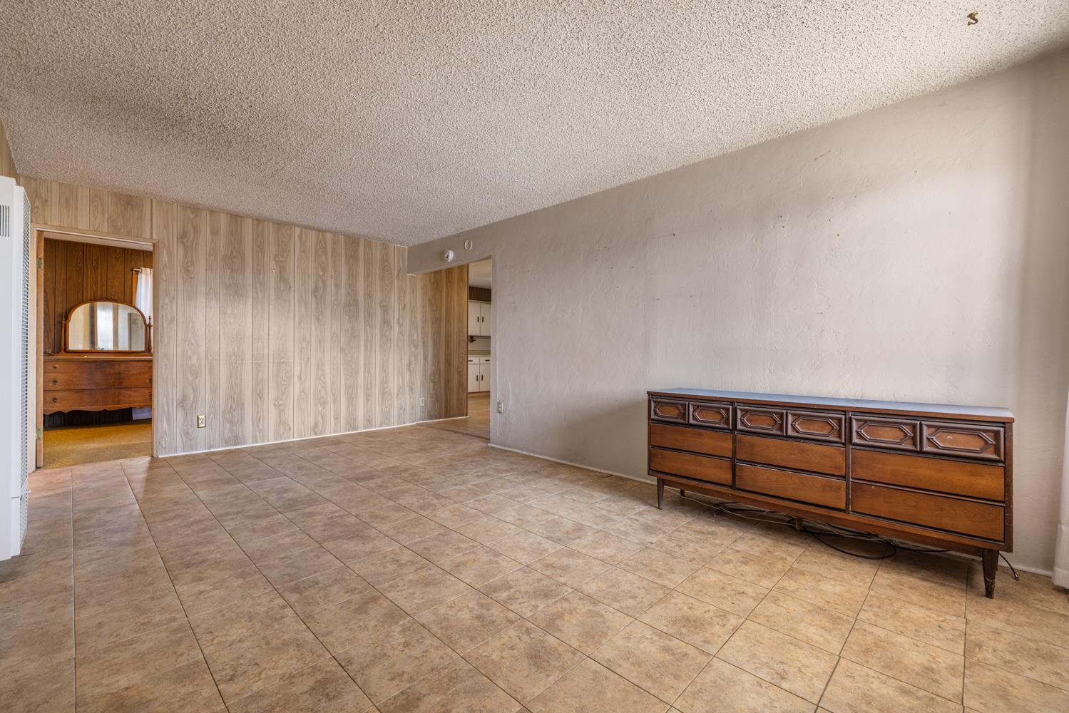 Detail Gallery Image 6 of 26 For 6349 Roselle Ave, Riverbank,  CA 95367 - 3 Beds | 1 Baths