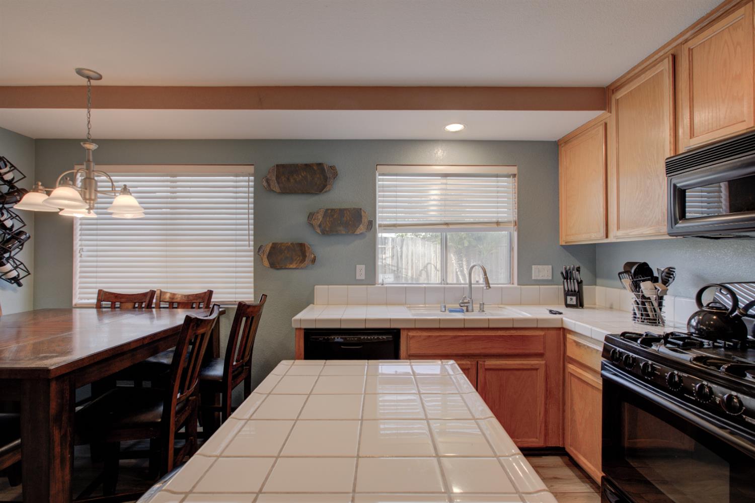 Detail Gallery Image 12 of 56 For 1166 Labrador Ct, Newman,  CA 95360 - 4 Beds | 3 Baths