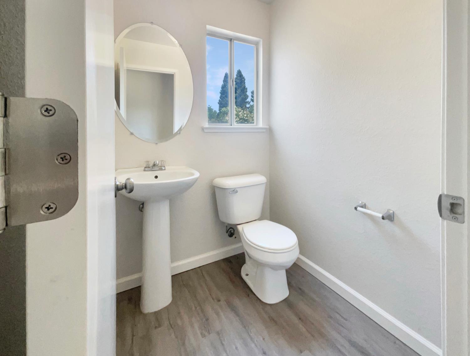 Detail Gallery Image 22 of 38 For 2291 Hamstead Ln, Yuba City,  CA 95991 - 4 Beds | 2/1 Baths