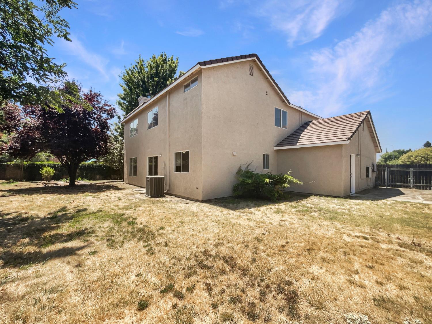 Detail Gallery Image 8 of 38 For 2291 Hamstead Ln, Yuba City,  CA 95991 - 4 Beds | 2/1 Baths