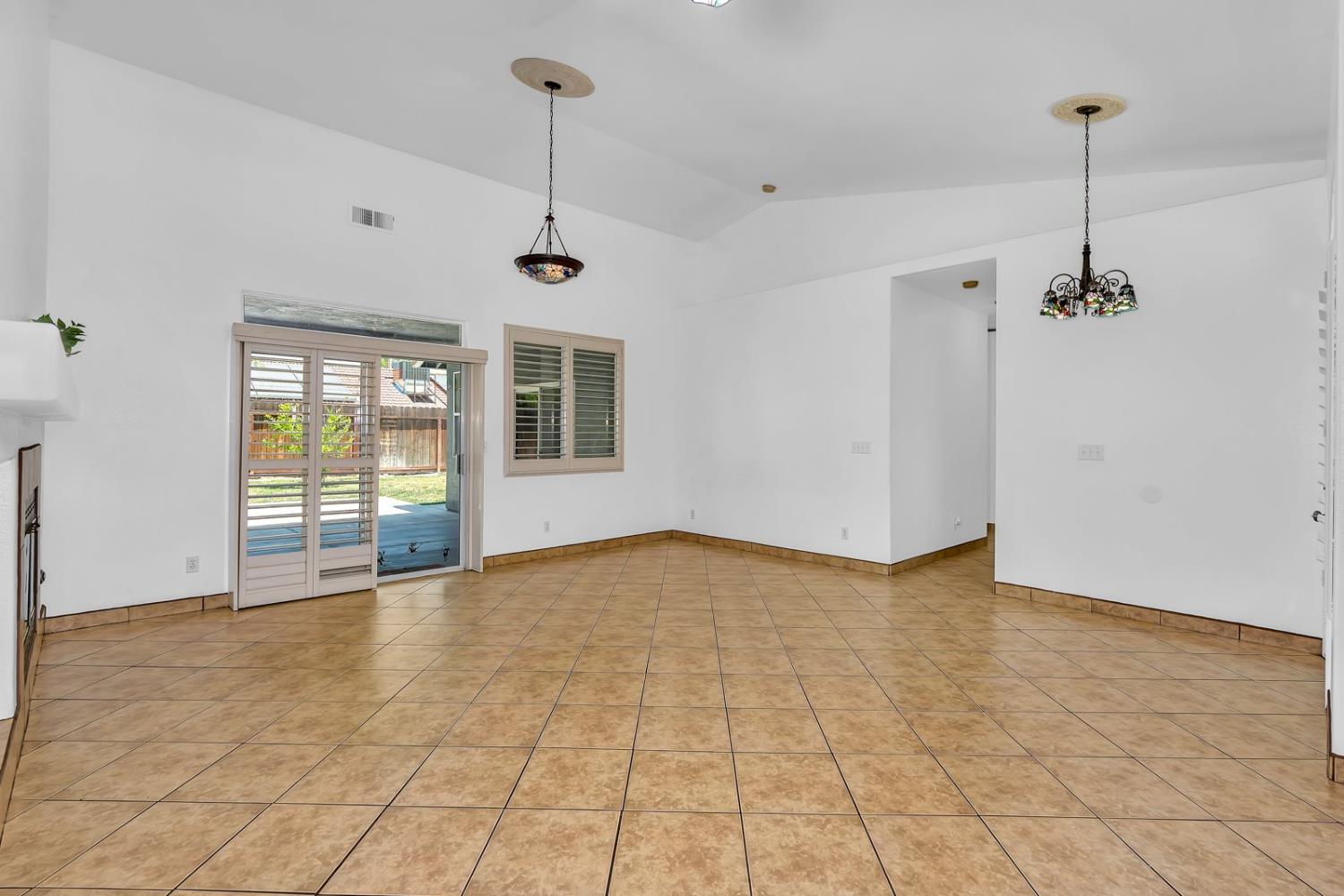 Detail Gallery Image 13 of 46 For 658 Tusky Ave, Los Banos,  CA 93635 - 3 Beds | 2 Baths