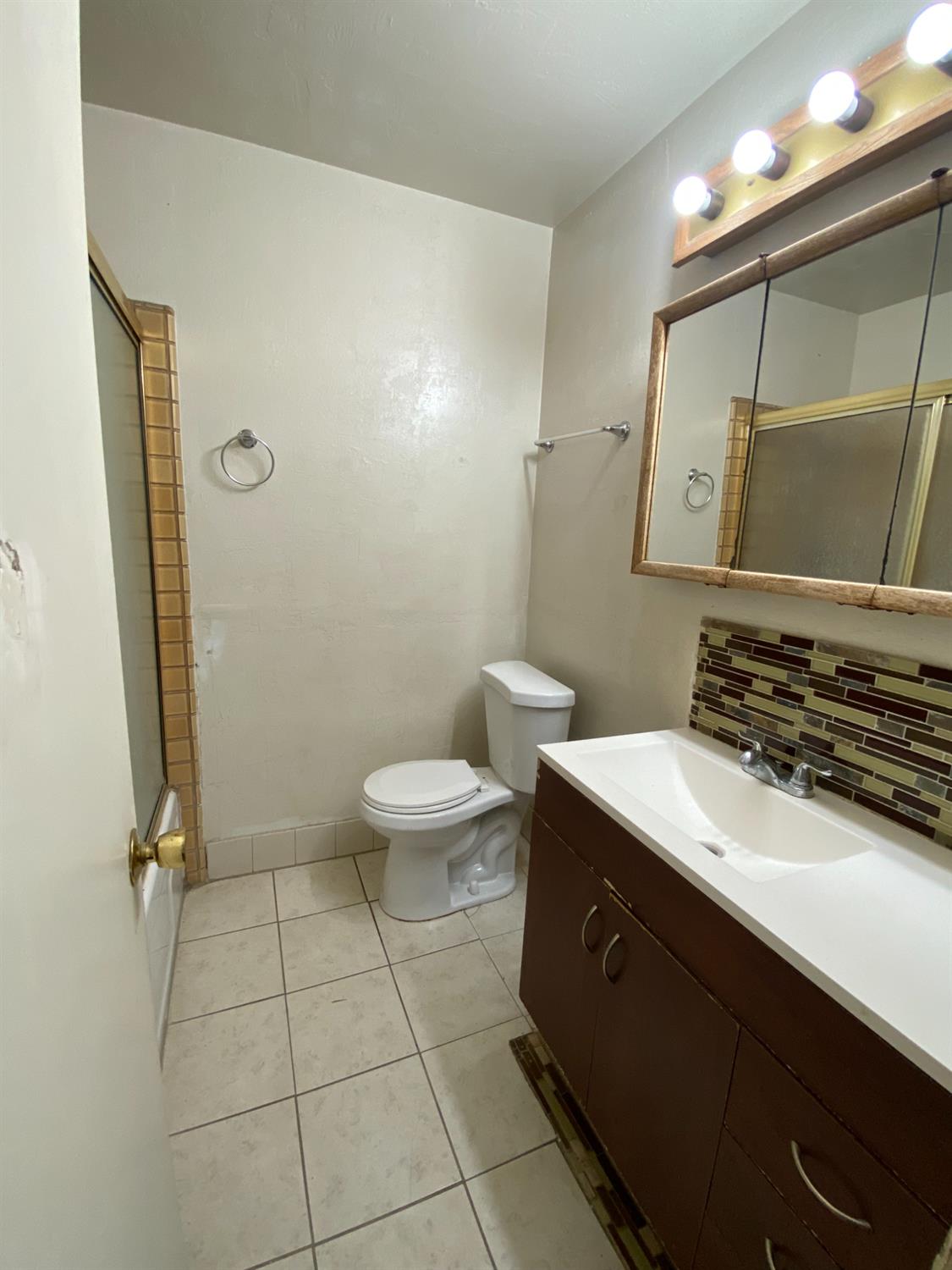 Detail Gallery Image 6 of 15 For 300 Brimmer Rd, Merced,  CA 95341 - 4 Beds | 2 Baths