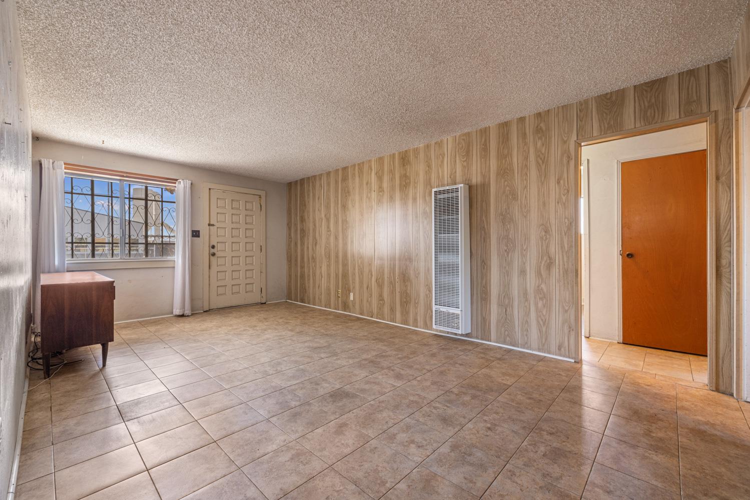 Detail Gallery Image 5 of 26 For 6349 Roselle Ave, Riverbank,  CA 95367 - 3 Beds | 1 Baths