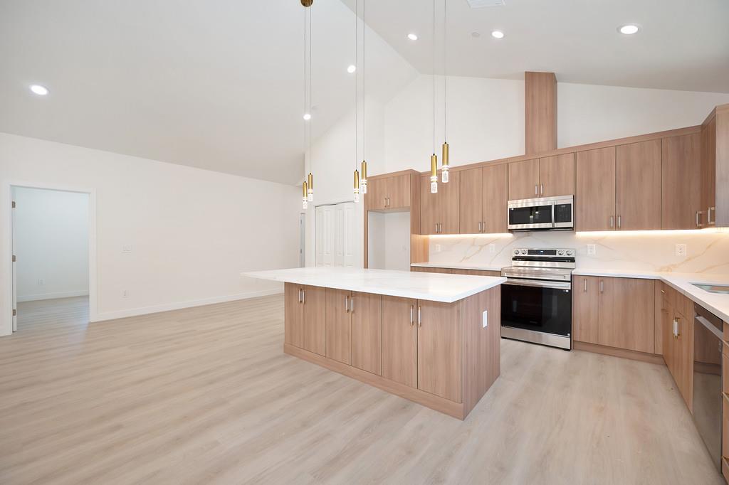 Detail Gallery Image 12 of 68 For 9431 Erwin Ave, Orangevale,  CA 95662 - – Beds | – Baths