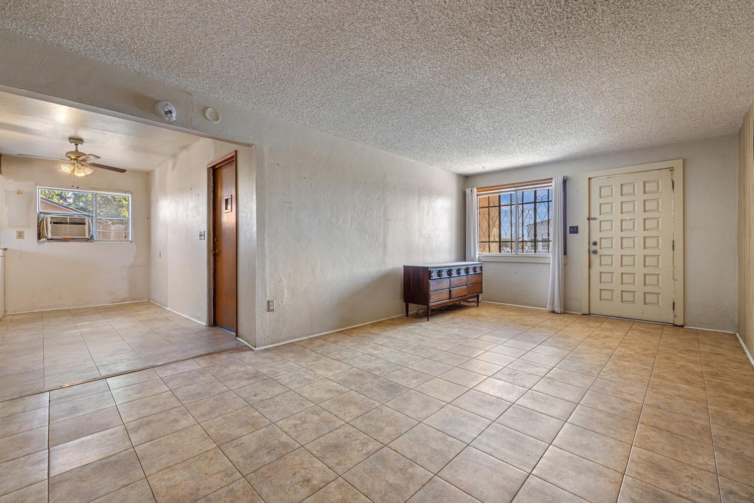 Detail Gallery Image 4 of 26 For 6349 Roselle Ave, Riverbank,  CA 95367 - 3 Beds | 1 Baths