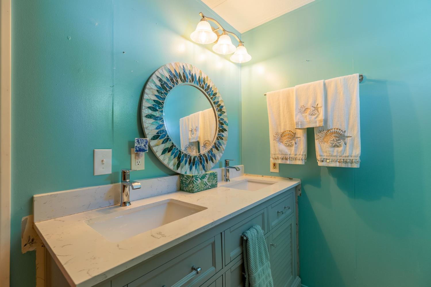 Detail Gallery Image 7 of 12 For 1605 Grass Valley Hwy 54, Auburn,  CA 95603 - 2 Beds | 1 Baths