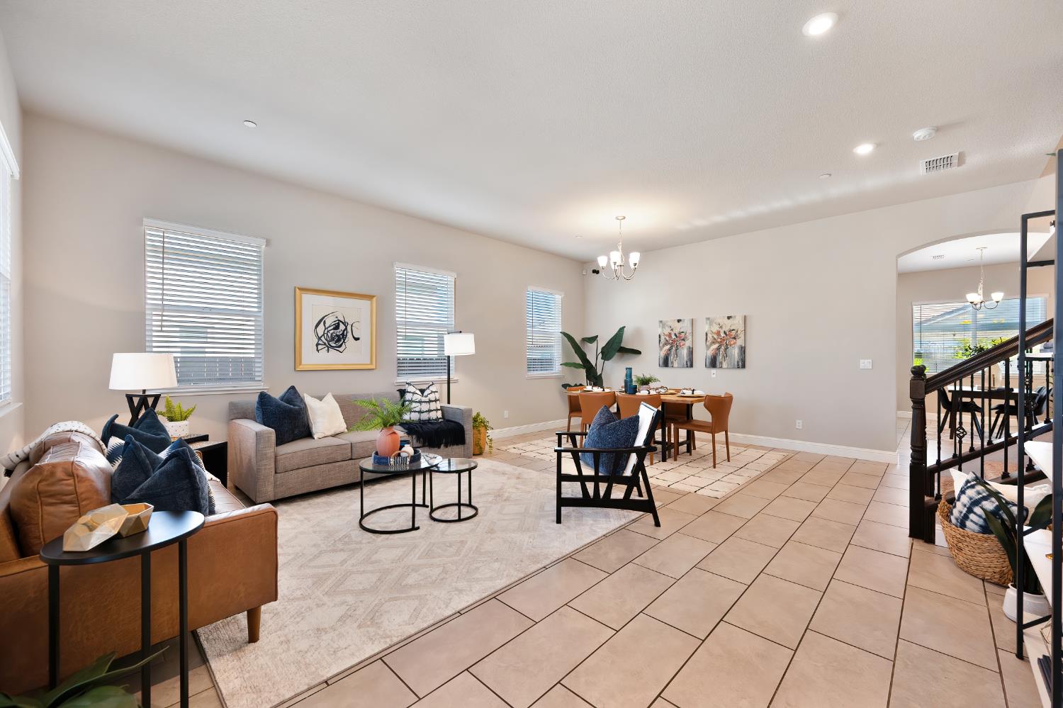 Detail Gallery Image 10 of 70 For 3021 Violet St #172,  Lodi,  CA 95242 - 5 Beds | 3 Baths