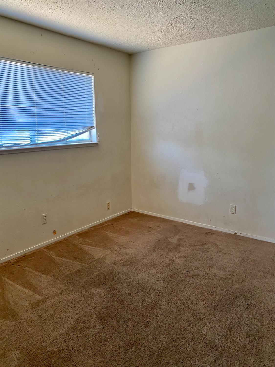 Detail Gallery Image 9 of 15 For 300 Brimmer Rd, Merced,  CA 95341 - 4 Beds | 2 Baths