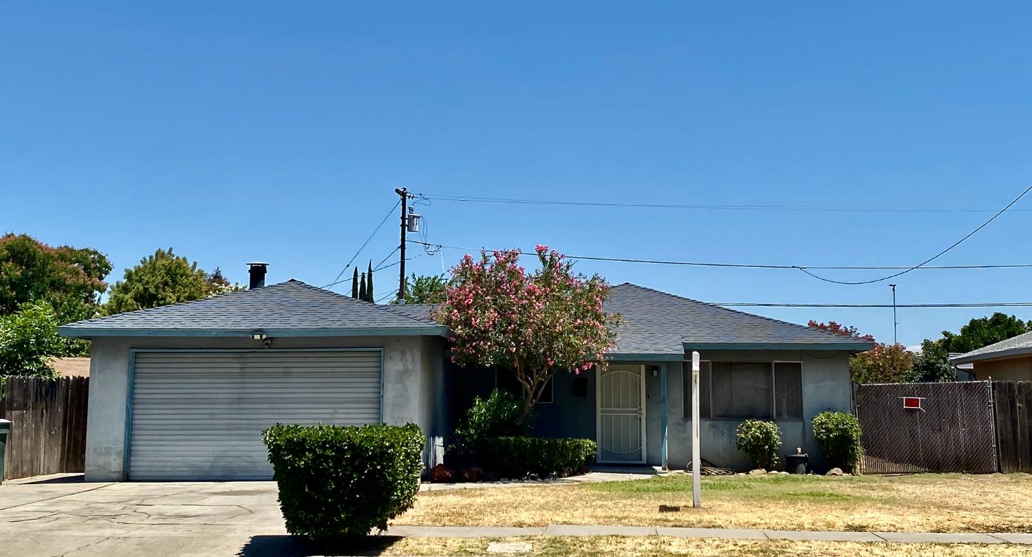Detail Gallery Image 1 of 15 For 300 Brimmer Rd, Merced,  CA 95341 - 4 Beds | 2 Baths