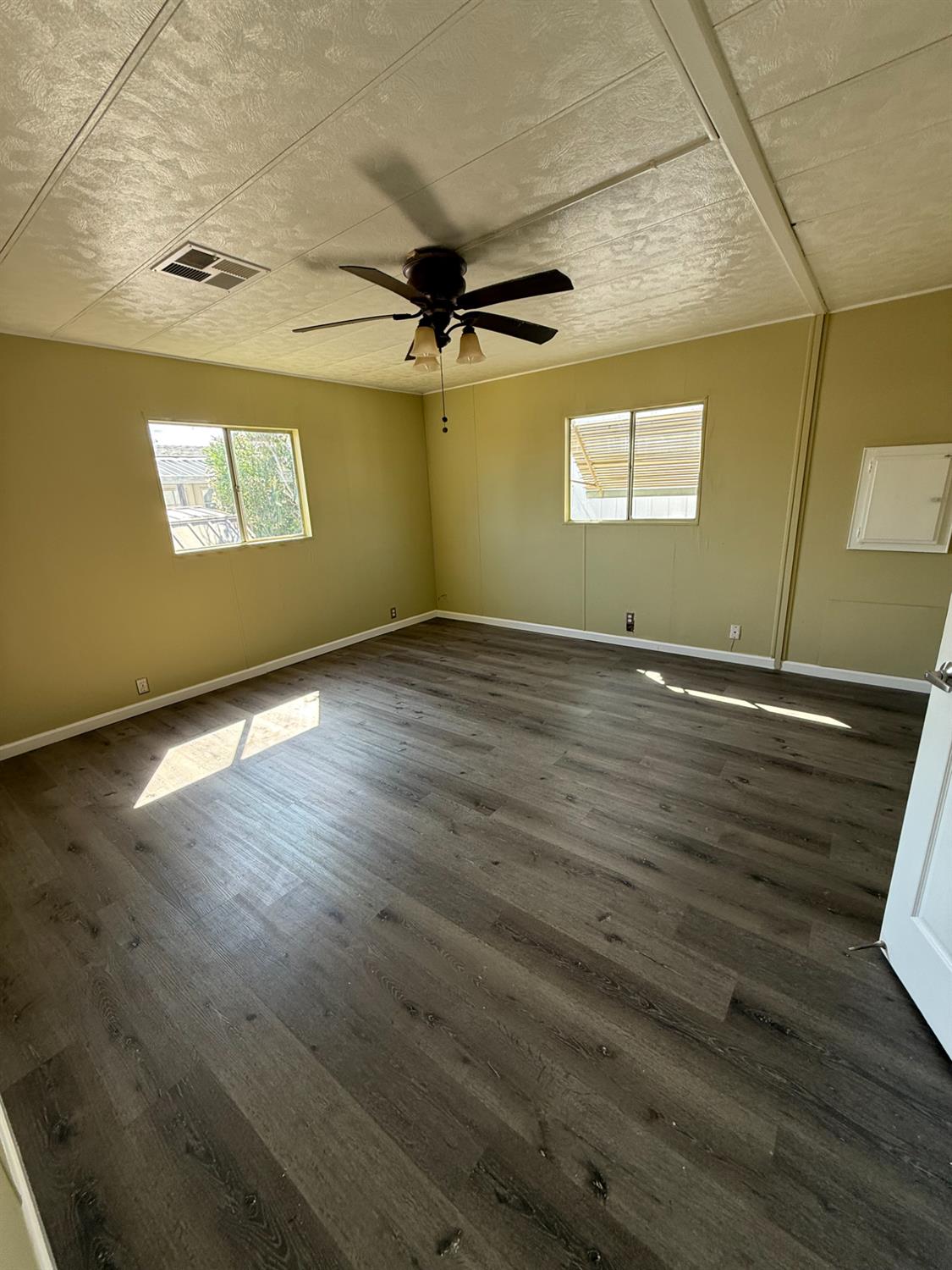 Detail Gallery Image 8 of 18 For 2151 E Pacheco Blvd 83, Los Banos,  CA 93635 - 3 Beds | 2 Baths