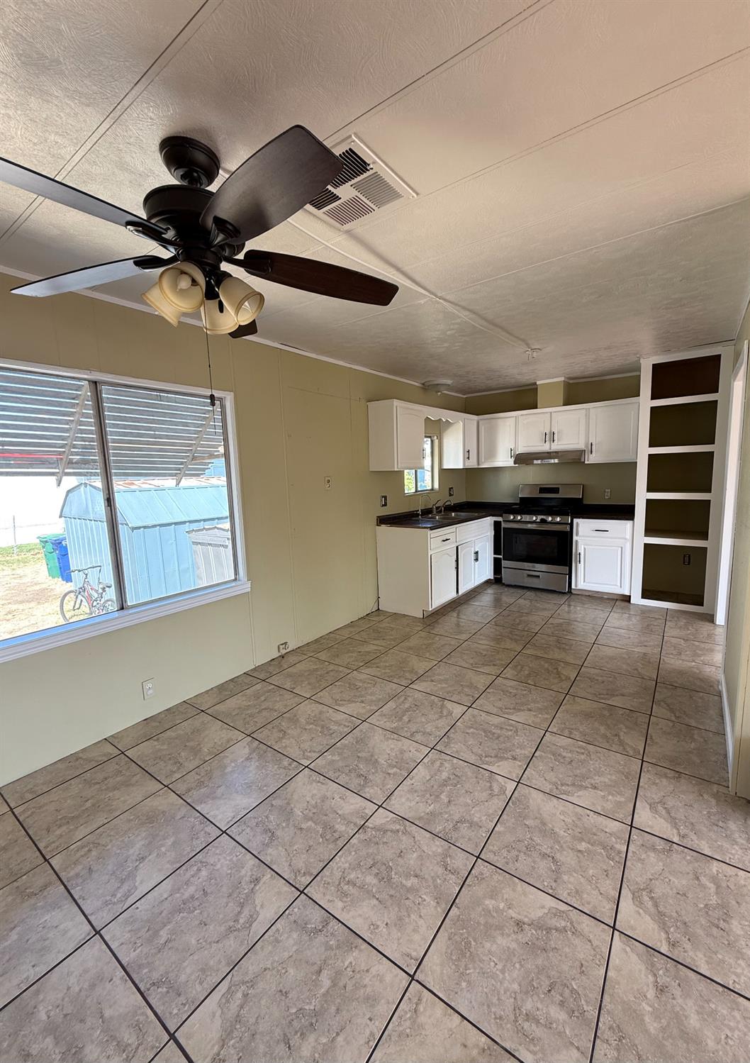 Detail Gallery Image 4 of 18 For 2151 E Pacheco Blvd 83, Los Banos,  CA 93635 - 3 Beds | 2 Baths