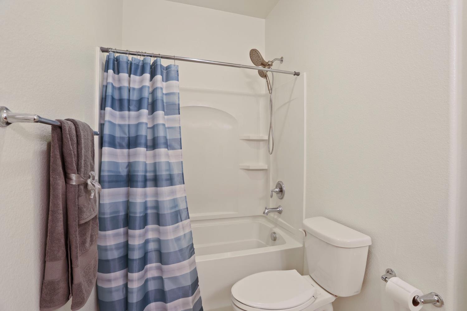 Detail Gallery Image 19 of 40 For 1266 Shady Pines, Manteca,  CA 95336 - 3 Beds | 2 Baths