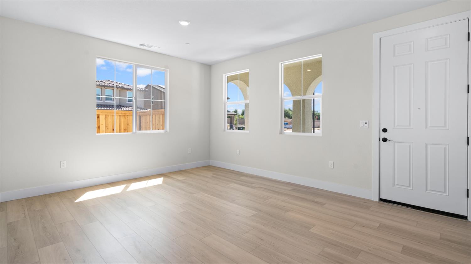 Detail Gallery Image 5 of 42 For 2509 Hamilton Dr, Lodi,  CA 95242 - 4 Beds | 3/1 Baths