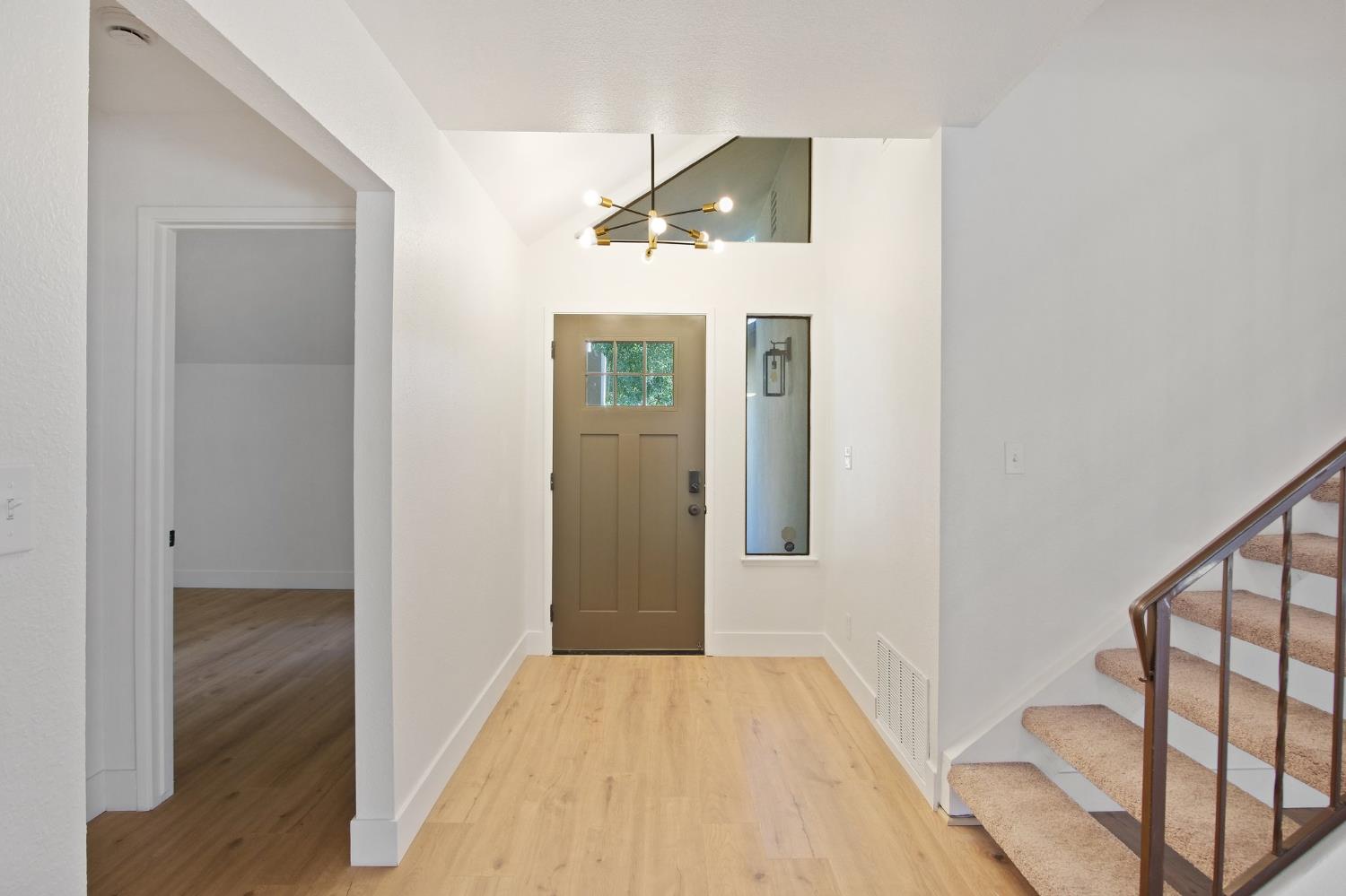 Detail Gallery Image 5 of 27 For 2516 Black Walnut Dr, Modesto,  CA 95355 - 4 Beds | 2 Baths