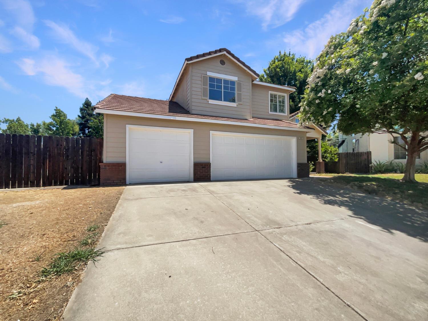Detail Gallery Image 9 of 38 For 2291 Hamstead Ln, Yuba City,  CA 95991 - 4 Beds | 2/1 Baths