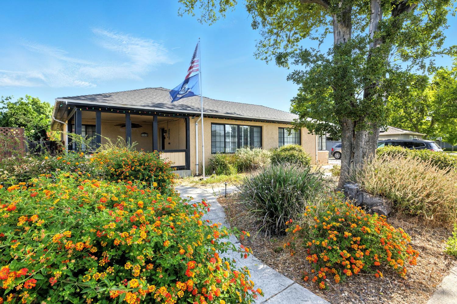 Detail Gallery Image 2 of 35 For 109 Gibson Rd, Woodland,  CA 95695 - 3 Beds | 2 Baths