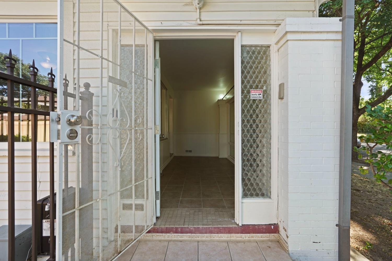 Detail Gallery Image 1 of 42 For 720 W Flora St, Stockton,  CA 95203 - 2 Beds | 1 Baths
