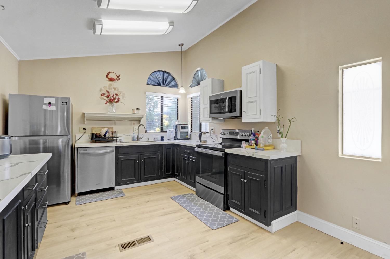 Detail Gallery Image 14 of 35 For 7855 Cottonwood Ln 74, Sacramento,  CA 95823 - 3 Beds | 2 Baths