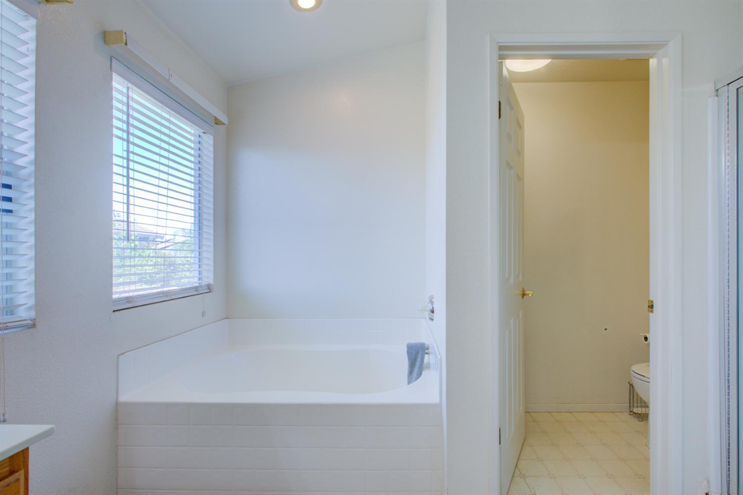 Detail Gallery Image 36 of 56 For 1166 Labrador Ct, Newman,  CA 95360 - 4 Beds | 3 Baths