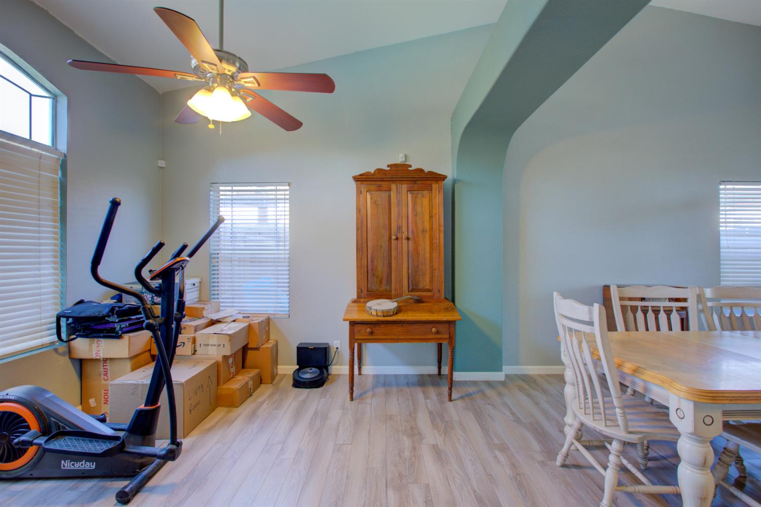 Detail Gallery Image 17 of 56 For 1166 Labrador Ct, Newman,  CA 95360 - 4 Beds | 3 Baths
