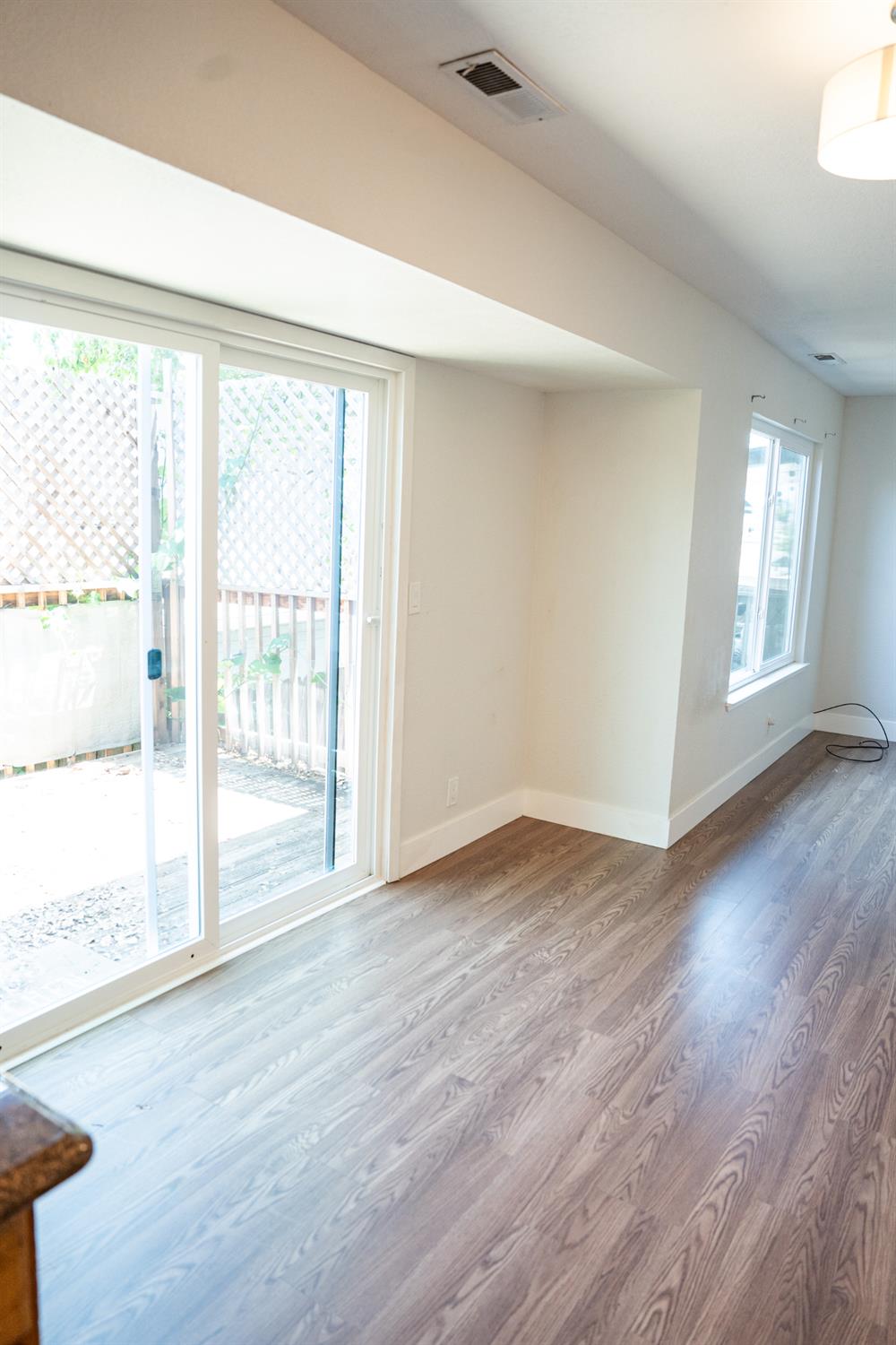 Detail Gallery Image 32 of 45 For 33 Deer St #7,  Salinas,  CA 93906 - 3 Beds | 2/1 Baths