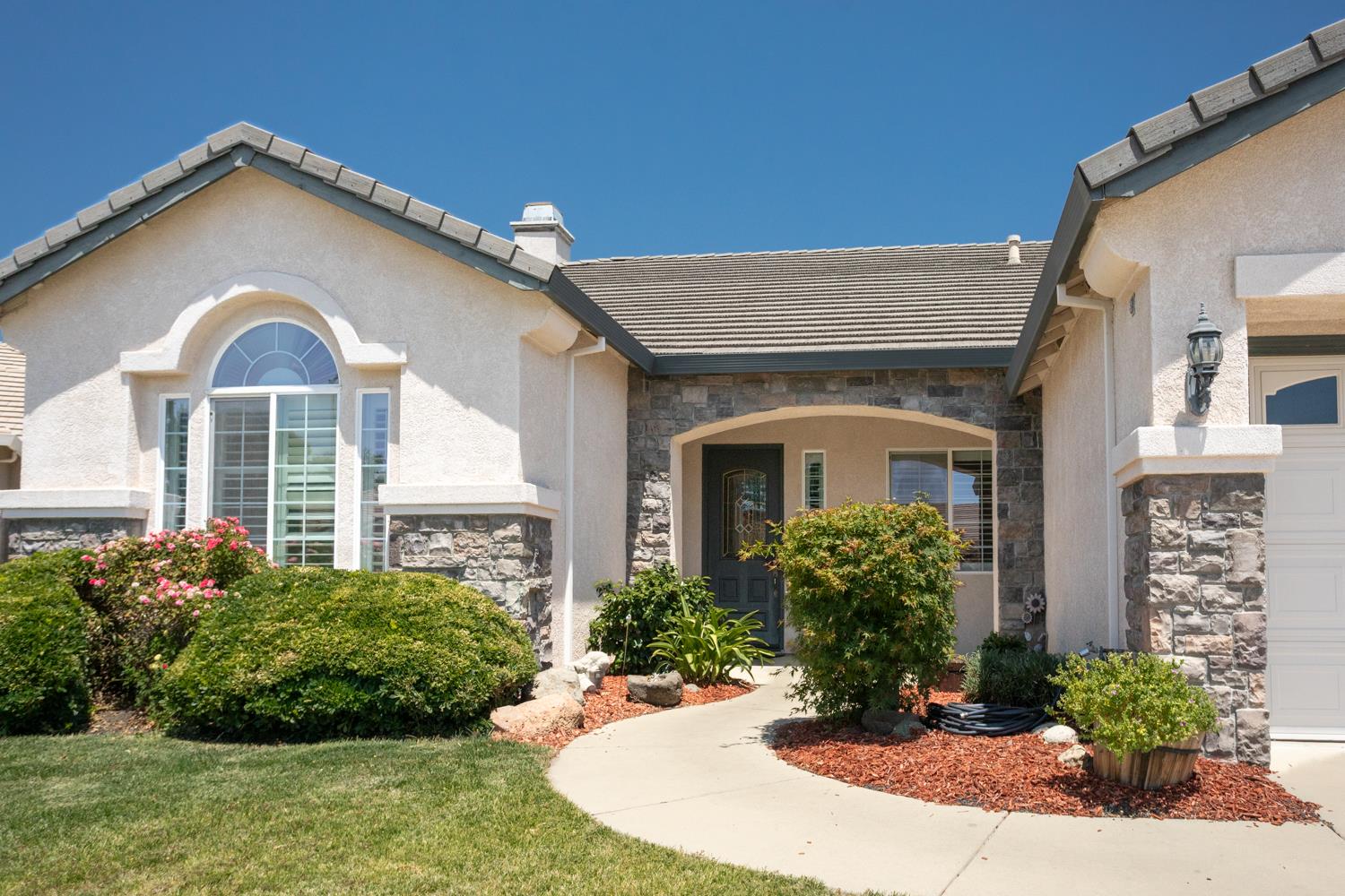Detail Gallery Image 6 of 62 For 1871 Malkit Ct, Yuba City,  CA 95993 - 3 Beds | 2 Baths
