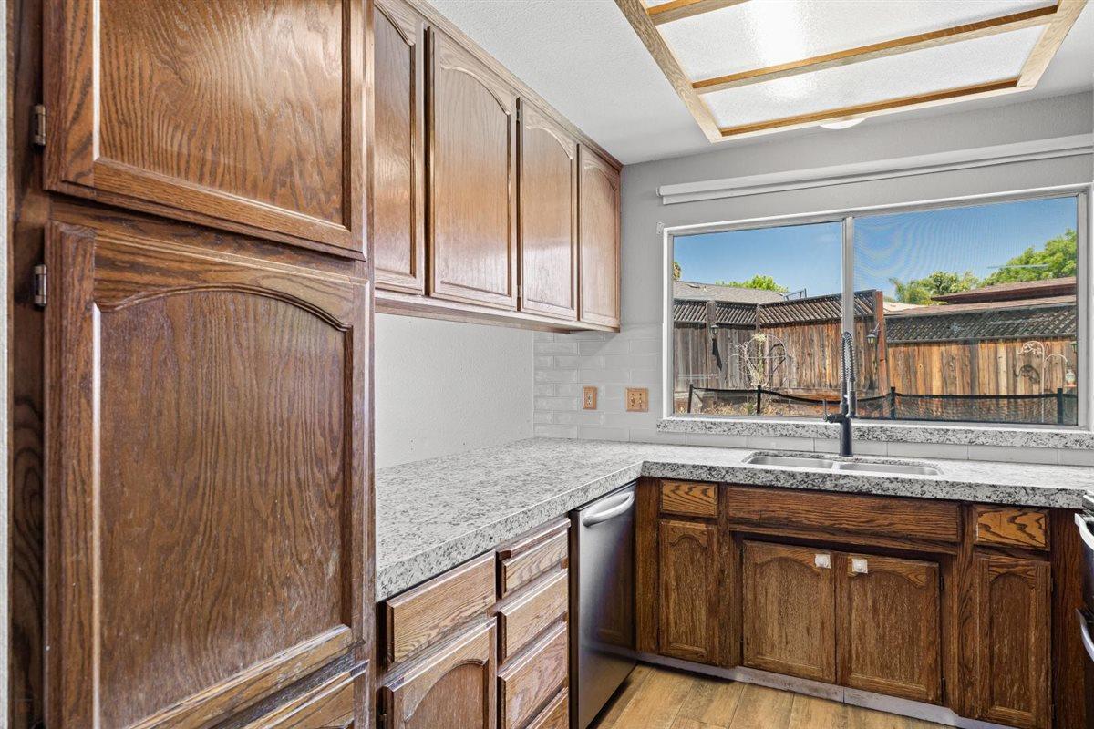 Detail Gallery Image 16 of 44 For 1805 Stone Cress, Ceres,  CA 95307 - 3 Beds | 2 Baths